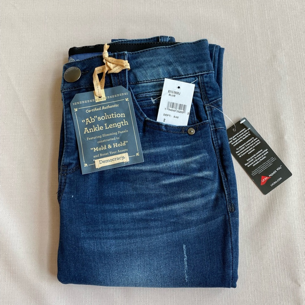 Democracy Sz 2 Ab Solution Distressed Ankle jeans-NWT $78.00 Super Cute